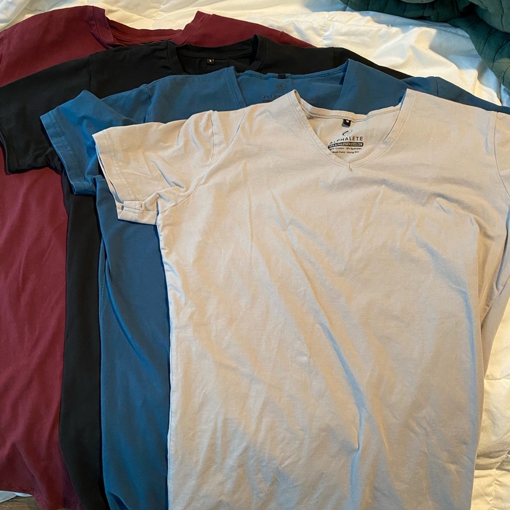 4 Alphalete shirts All size M except Blk shirt (S)